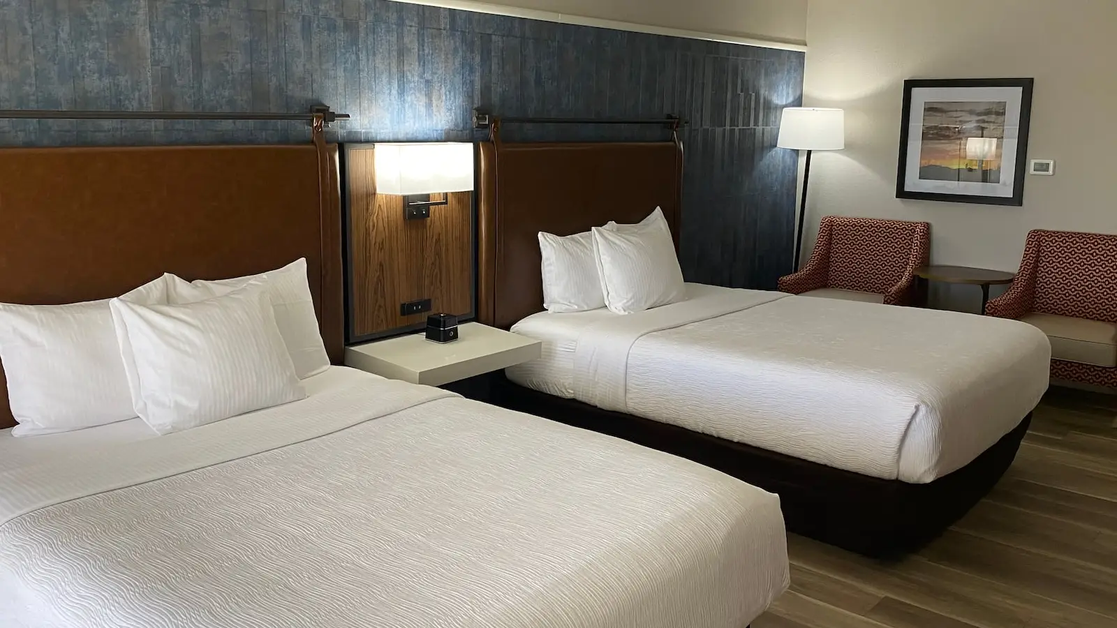 Standard Double Queen Room